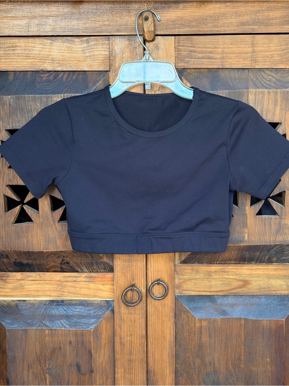 NVGTN Black Seamless Cropped Workout Top Sports Bra Size S